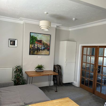 1 Bedroom Spacious Apartment Lytham St. Annes Eksteriør bilde