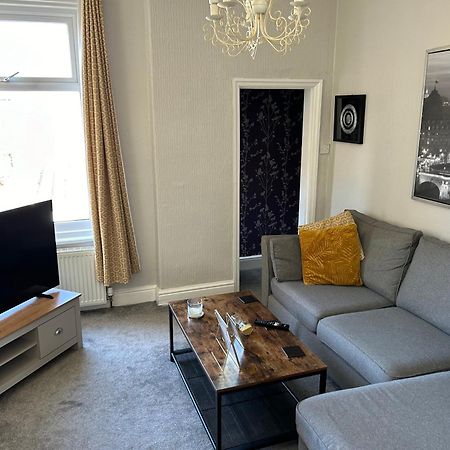 1 Bedroom Spacious Apartment Lytham St. Annes Eksteriør bilde
