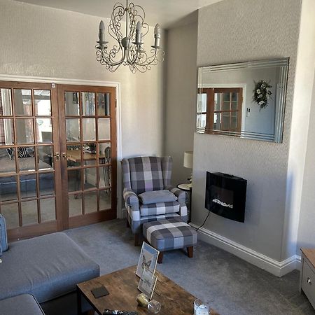 1 Bedroom Spacious Apartment Lytham St. Annes Eksteriør bilde