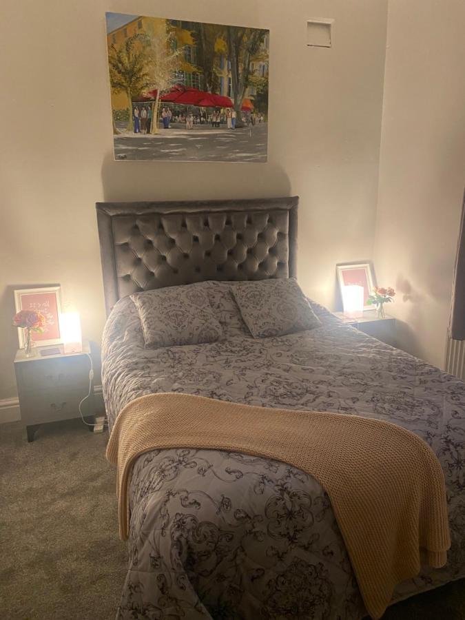 1 Bedroom Spacious Apartment Lytham St. Annes Eksteriør bilde