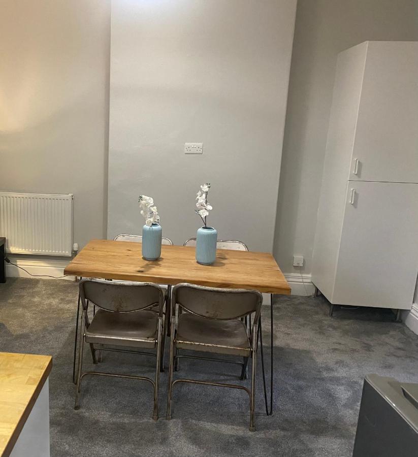 1 Bedroom Spacious Apartment Lytham St. Annes Eksteriør bilde