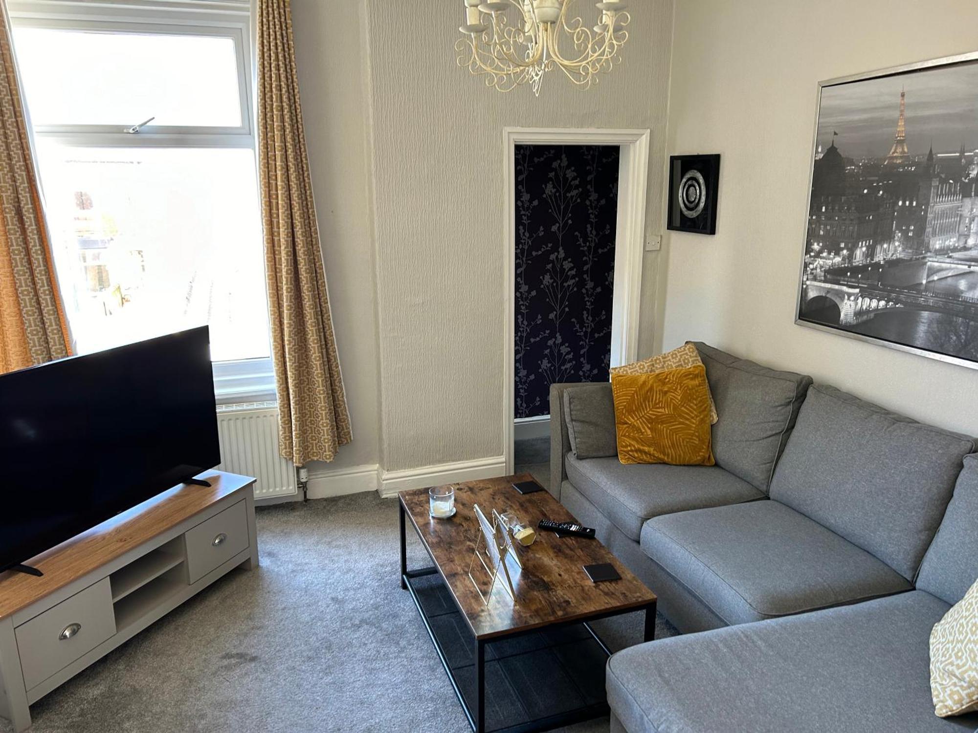 1 Bedroom Spacious Apartment Lytham St. Annes Eksteriør bilde